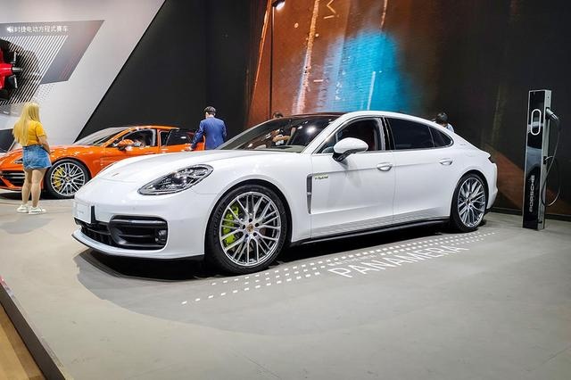 北京车展丨保时捷新款Panamera e-hybird亮相