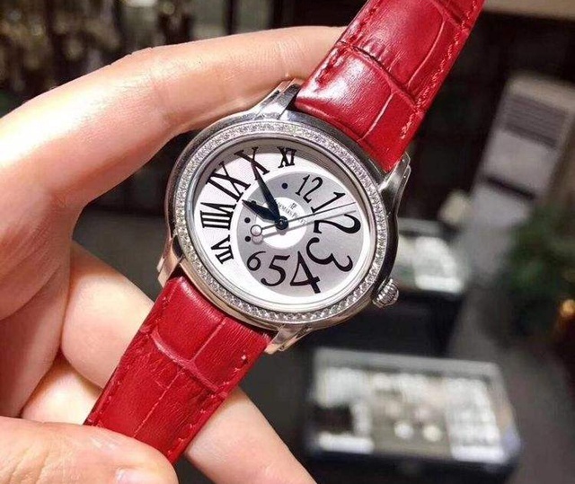千禧不再是爱彼的专属！HUBLOT宇舶表的“千禧粉”更好看！