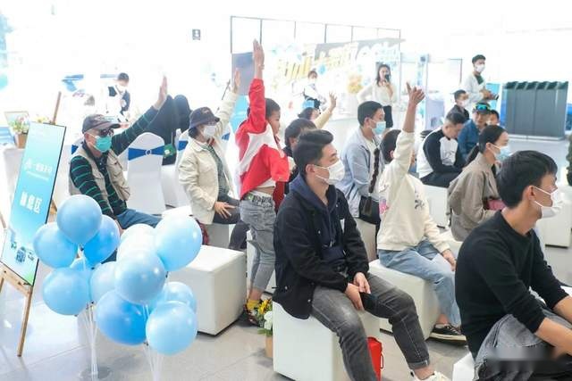 Hi一眼就来电 吉利汽车4.0形象旗舰店开放日收官