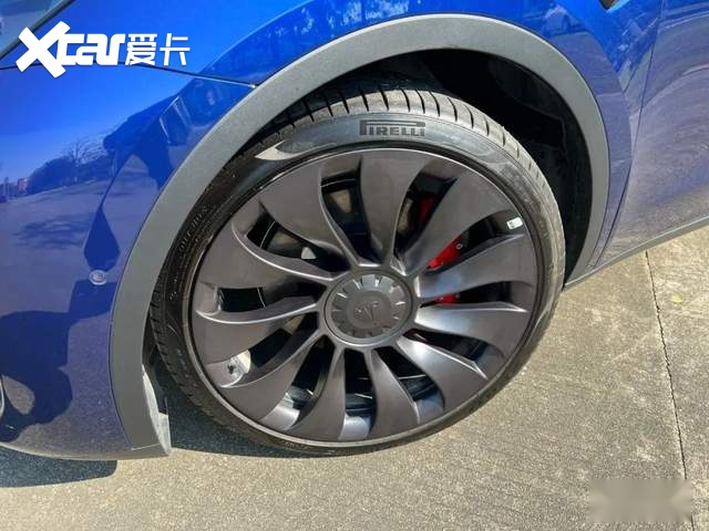 年轻人的“大号玩具车” 春节试驾 Model Y P