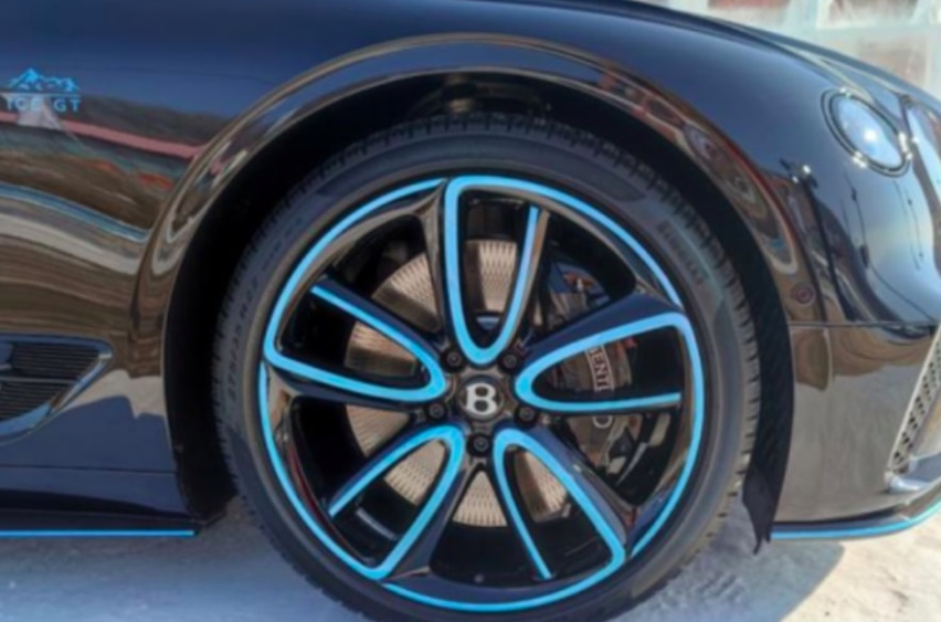 4.0T V8引擎+特别套件，宾利欧陆Ice GT特别版首发，全球限量