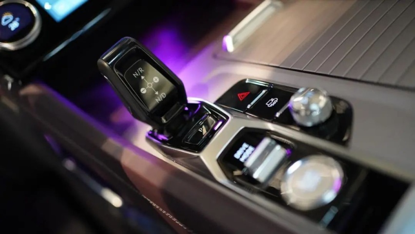 沃尔沃XC90同平台，领克09值不值得买？