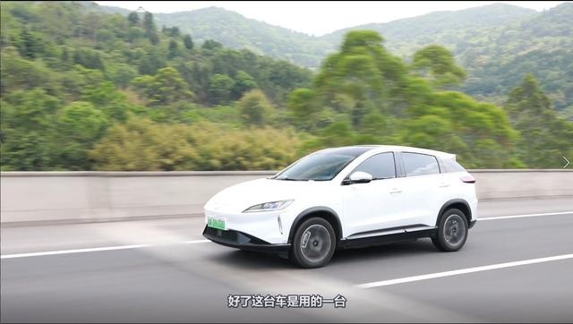 体验租来的小鹏汽车G3乞丐版，平平无奇的魔改电动