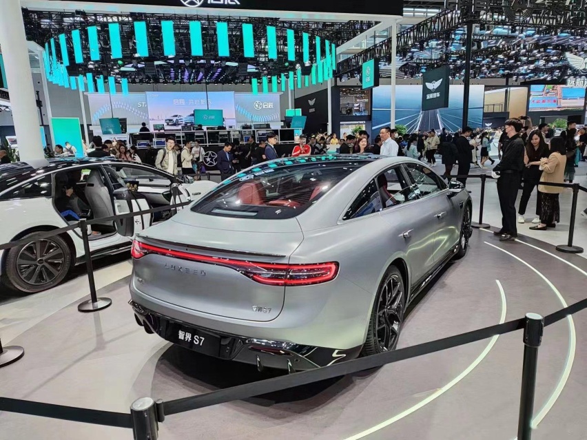 智界S7要做“水桶车”，能够以极高“含华量”破内卷市场