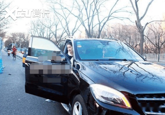 看看一仆二主中二主的座驾