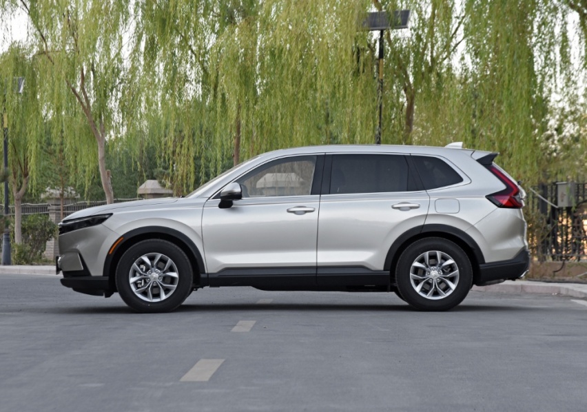 开了半年本田CR-V，第一次开马自达CX-50行也，发现这2款车的不同