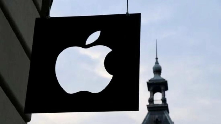 美国车企集体抵制苹果CarPlay，就像国内车企防着华为HI？