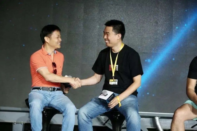 李想为什么要在背后捅何小鹏一刀？| 伟言耸听