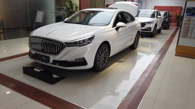 油耗低至5.8L，红旗H5到店实拍，首推1.5T旗韵版