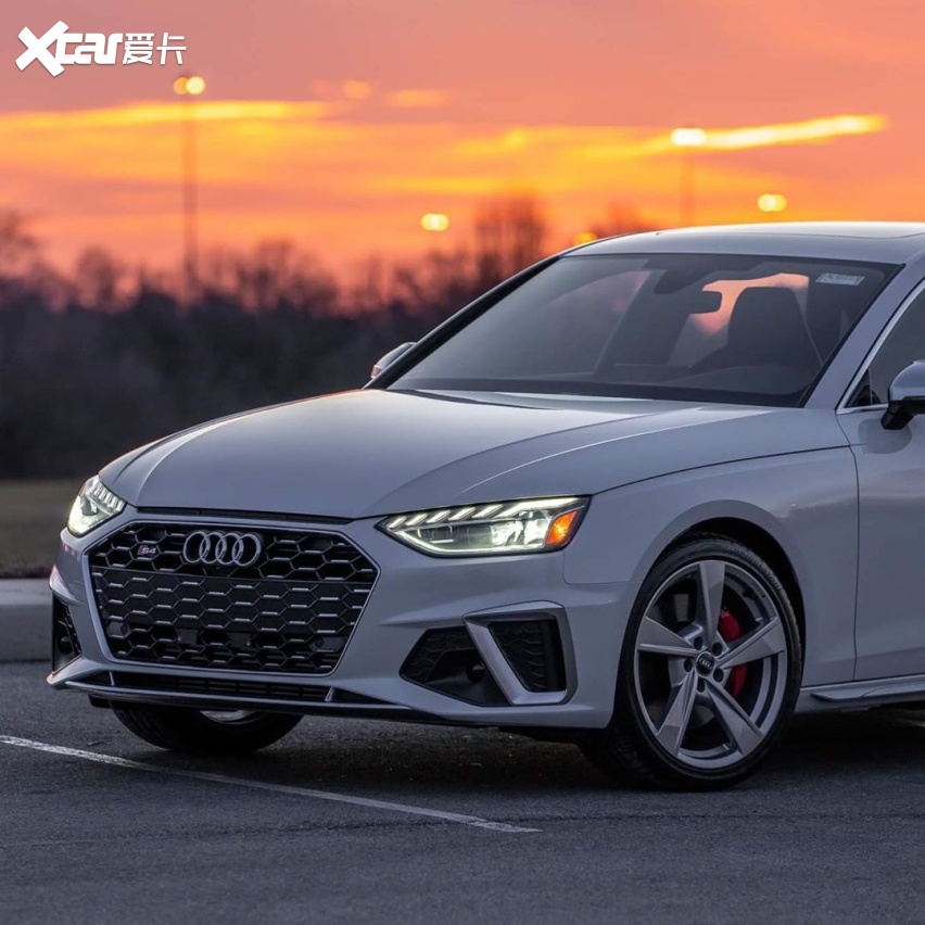 硬朗运动的设计新款奥迪s4三厢版实车
