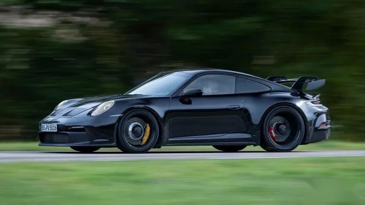 全新911 GT3未发布先曝光，这款赛道利器你“i”了吗