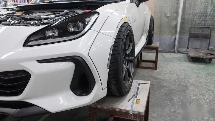 VOLTEX推出丰田GR86宽体套件，没了GReddy制约更好发挥？