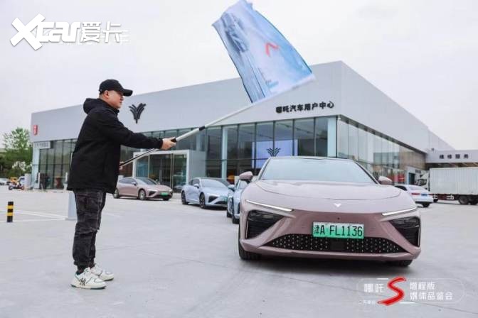 【驾春秋】B级市场的卷王之王，哪吒S增程版实力演绎2023最强增程轿跑