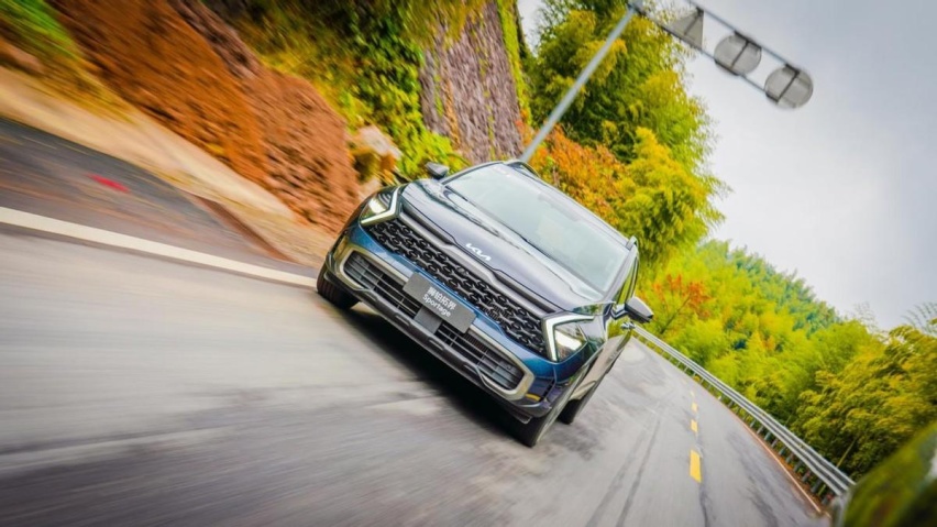 韩系全新SUV，混合动力加持！起亚狮铂拓界试驾