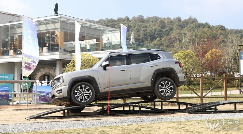 越野性能最强SUV，只要15万？ 越野试驾：哈弗二代大狗2.0T四驱！