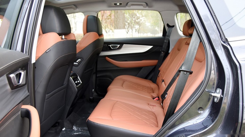 15万左右买2.0T SUV，瑞虎8 PLUS鲲鹏版怎么样？