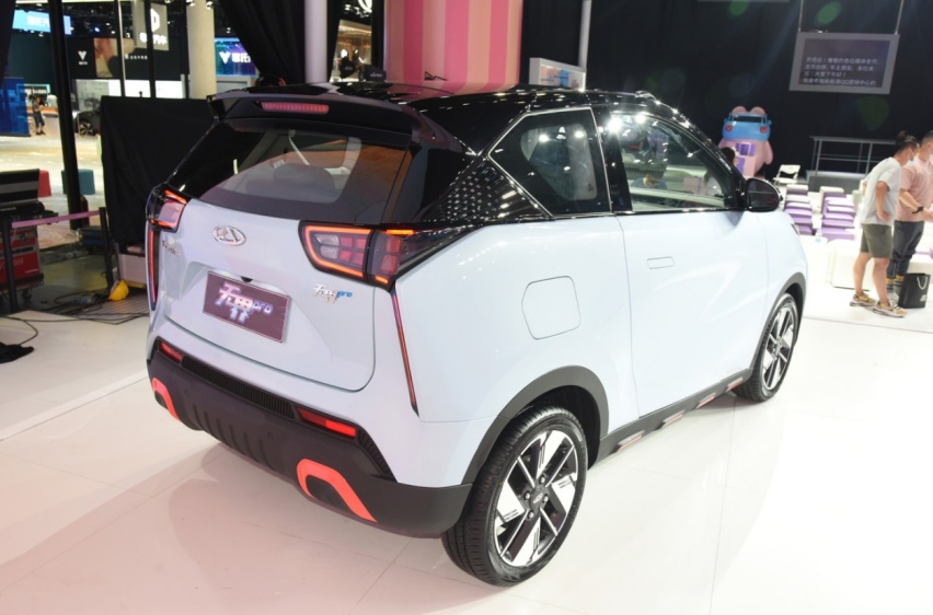 10万预算买纯电动车，海豚、无界Pro、KiWi EV和哪吒V，该怎么