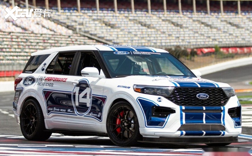 福特推出探险者st赛车版!全家赛道玩耍,为赛车学校宣传
