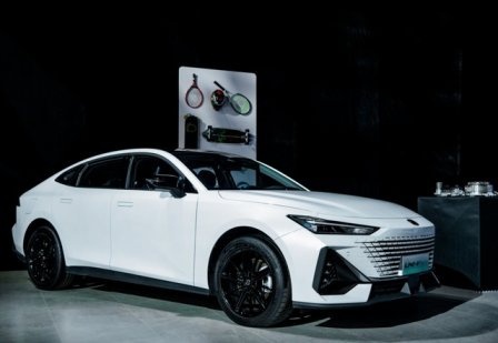 限时优惠价13.99万，长安UNI-V智电iDD、UNI-K智电iDD