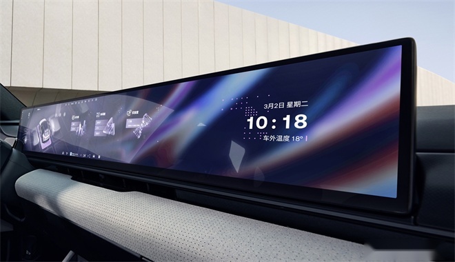 汽车机器人极越01首批量产车下线 8295智舱芯片量产首秀