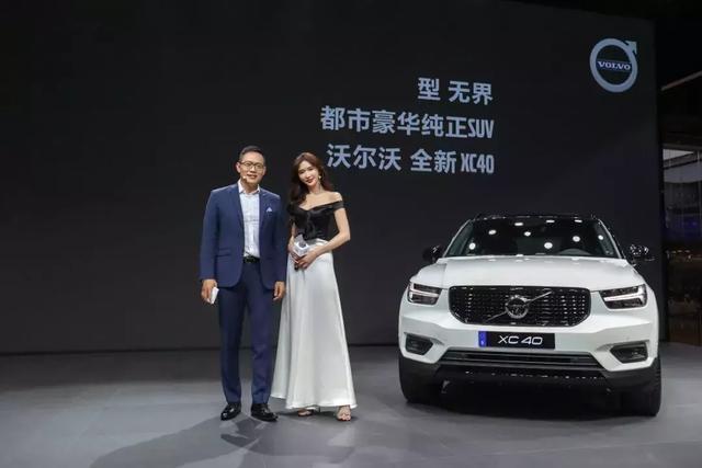 这场不太“正经”的车展 看人还是看车？