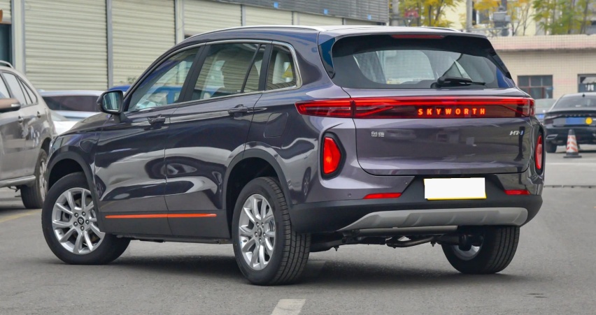 比亚迪三电，中型SUV，低至12万！全新中级车上市