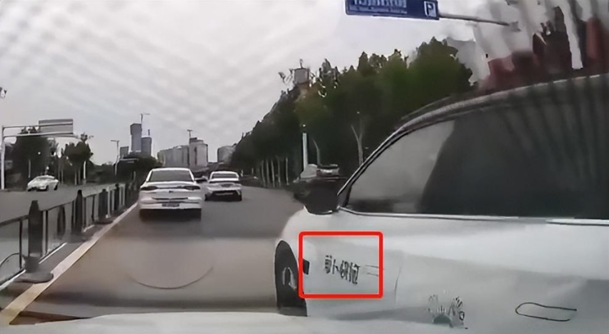 好的不学这个倒挺在行？ 百度无人驾驶竟然会“肇事逃逸”