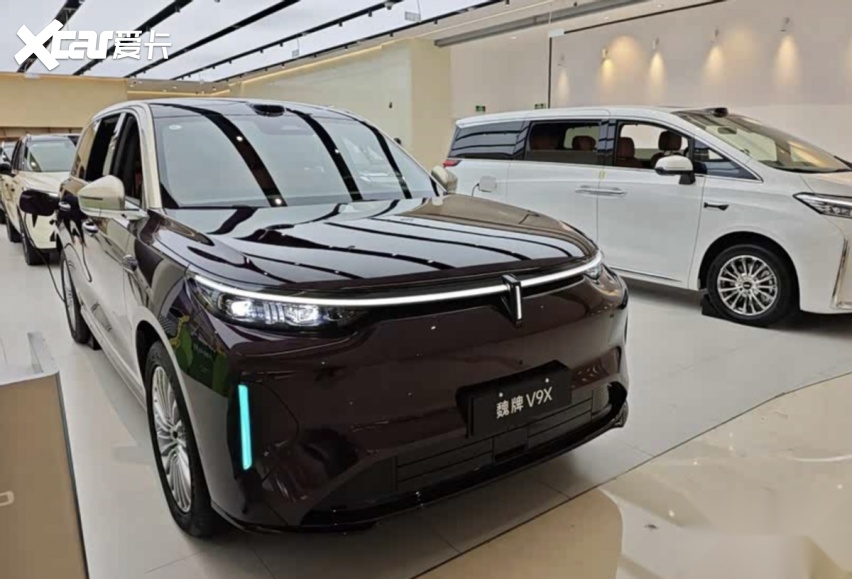 魏牌V9X标轴版官图，6座布局，V8X为5座版