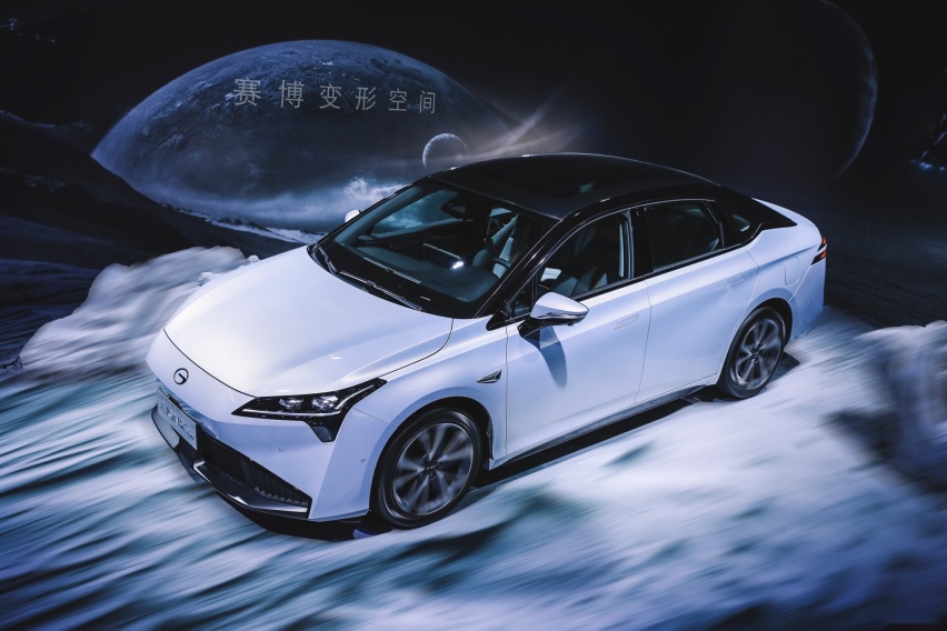 天窗居然能打游戏？ Aion S PLUS确实打动我了