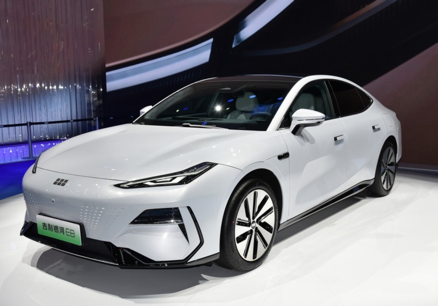 三款热门纯电轿车 阿维塔12、智界S7和吉利银河E8应该怎么选？