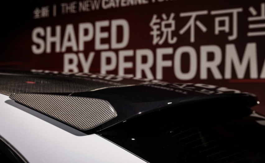 贴地飞行的艺术 保时捷卡宴 Turbo GT
