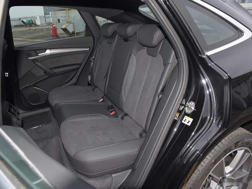 标配内容丰富 强推入门版 Q5L Sportback购车手册