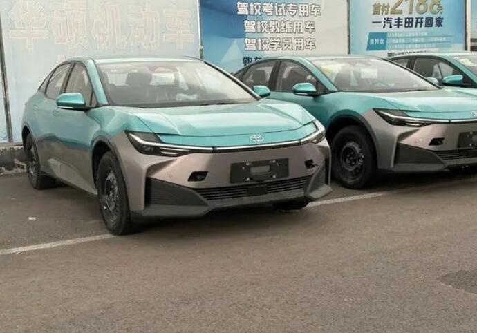 8曰环比销量翻10倍！一汽丰田bZ3为合资新能源打样？