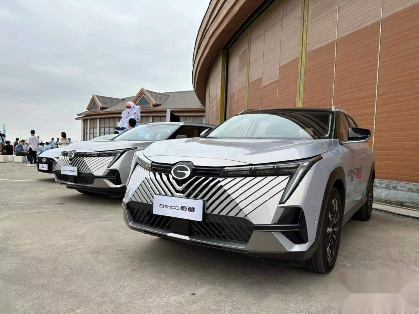 SUV挑战金卡纳，自主运动SUV，传祺影酷是来真的？