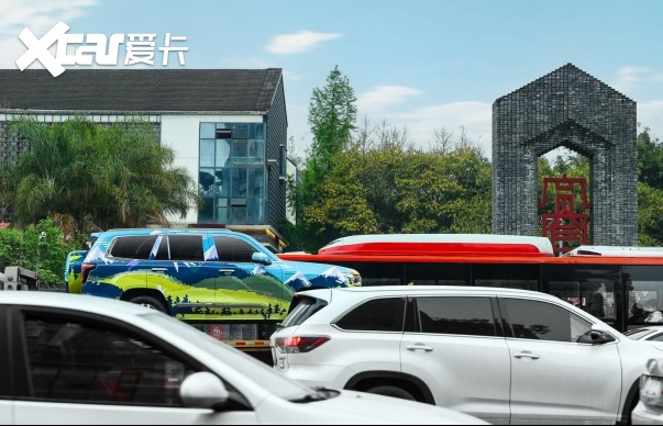 BJ60伪装车惊现成都街头 再曝四大猛料