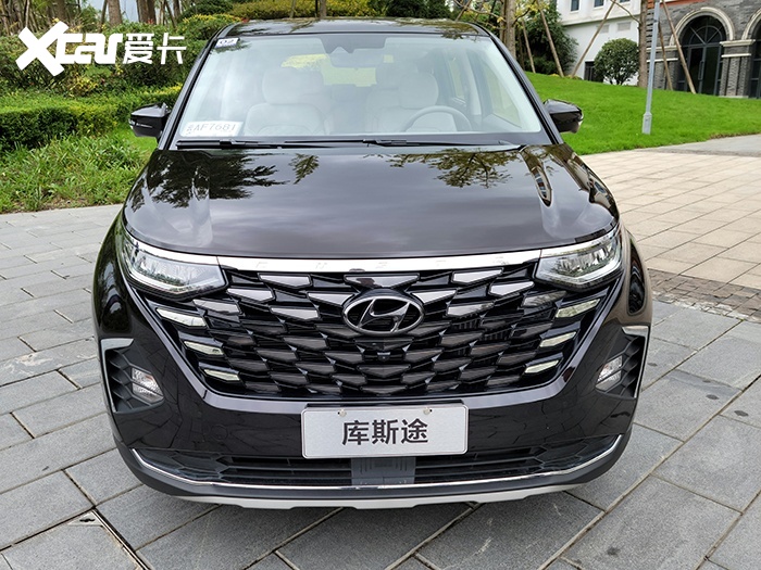 试驾北京现代库斯途,轴距超3米的7座mpv,实测油耗6.9l?