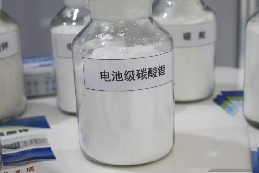 吉利和蔚来牵手换电；华为车灯投影专利获授权
