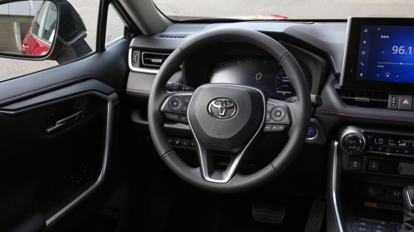 能否在纯电当道的时代闯出一片天？试驾：RAV4荣放双擎E+