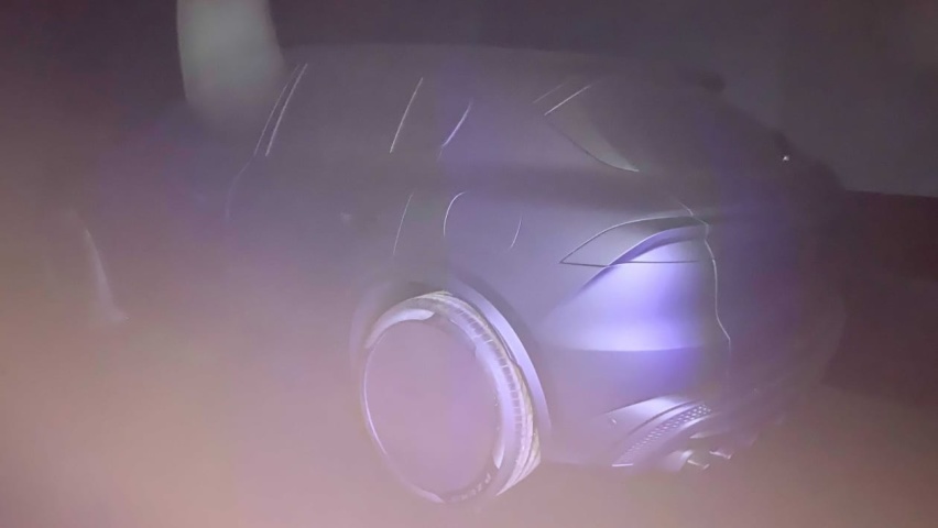 玛莎拉蒂Grecale内饰谍照曝光！三块液晶屏+指纹收集器，喜欢吗？