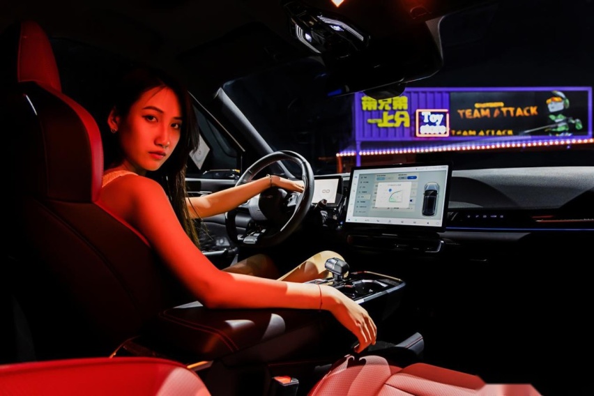 能自动泊车，还有540度4D透明底盘，坐实“第三空间”用车生态