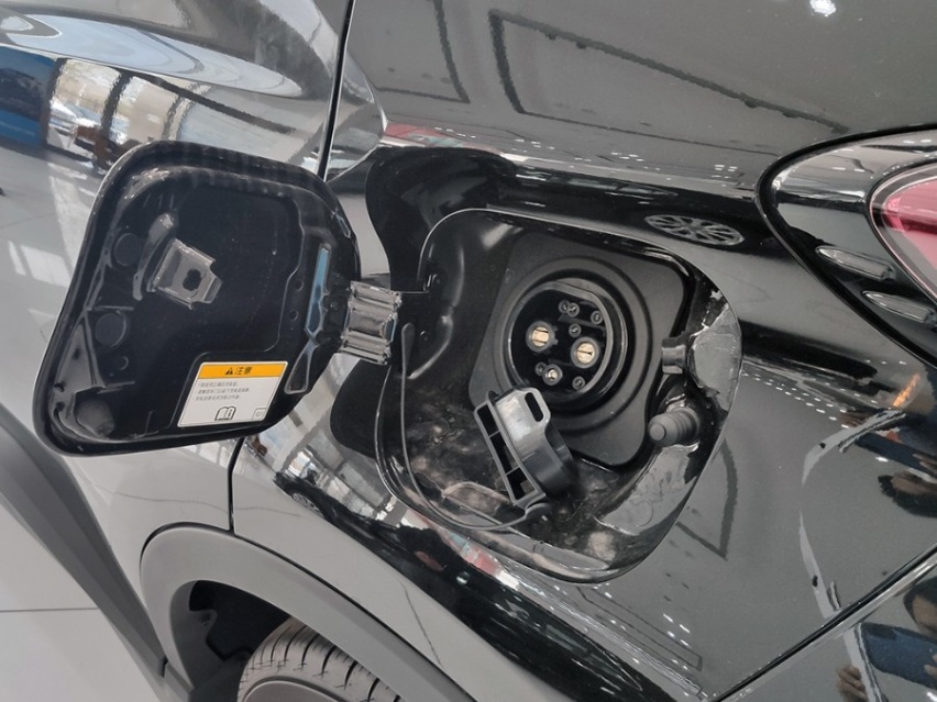 续航400km的纯电动合资SUV，实拍广汽丰田C-HR EV