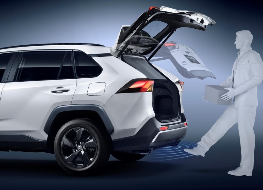 新车｜一汽丰田RAV4荣放2022款登场 新增脚踢感应等便利功能