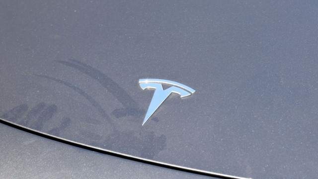 2年前55万买的Model 3高性能版，现在出手就赔27万？