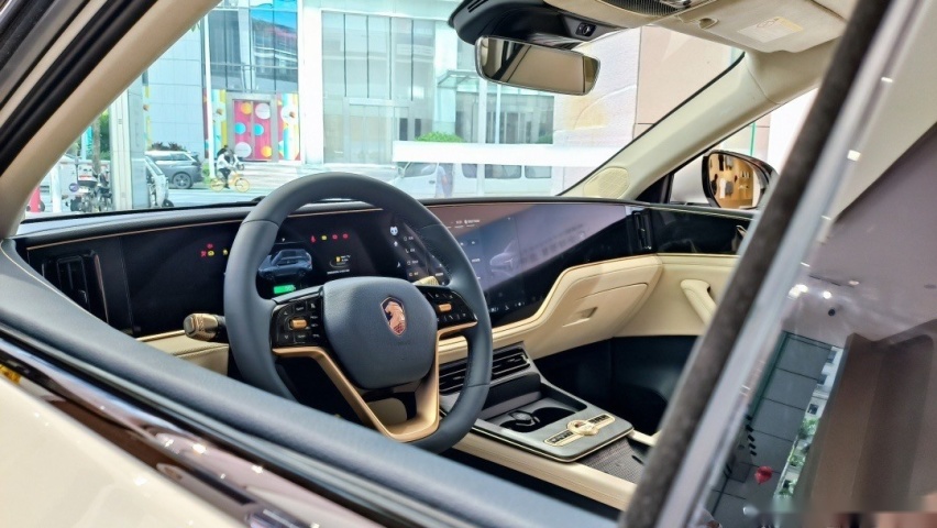 恒驰5到店实拍：用料足诚意足，真是30万以内最好的纯电SUV？