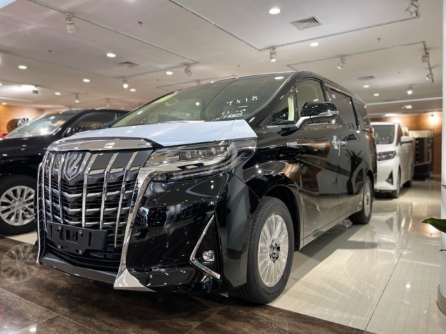 老百姓没钱豪车卖不动了？ 雷克萨斯LX600暴跌 埃尔法亏10万