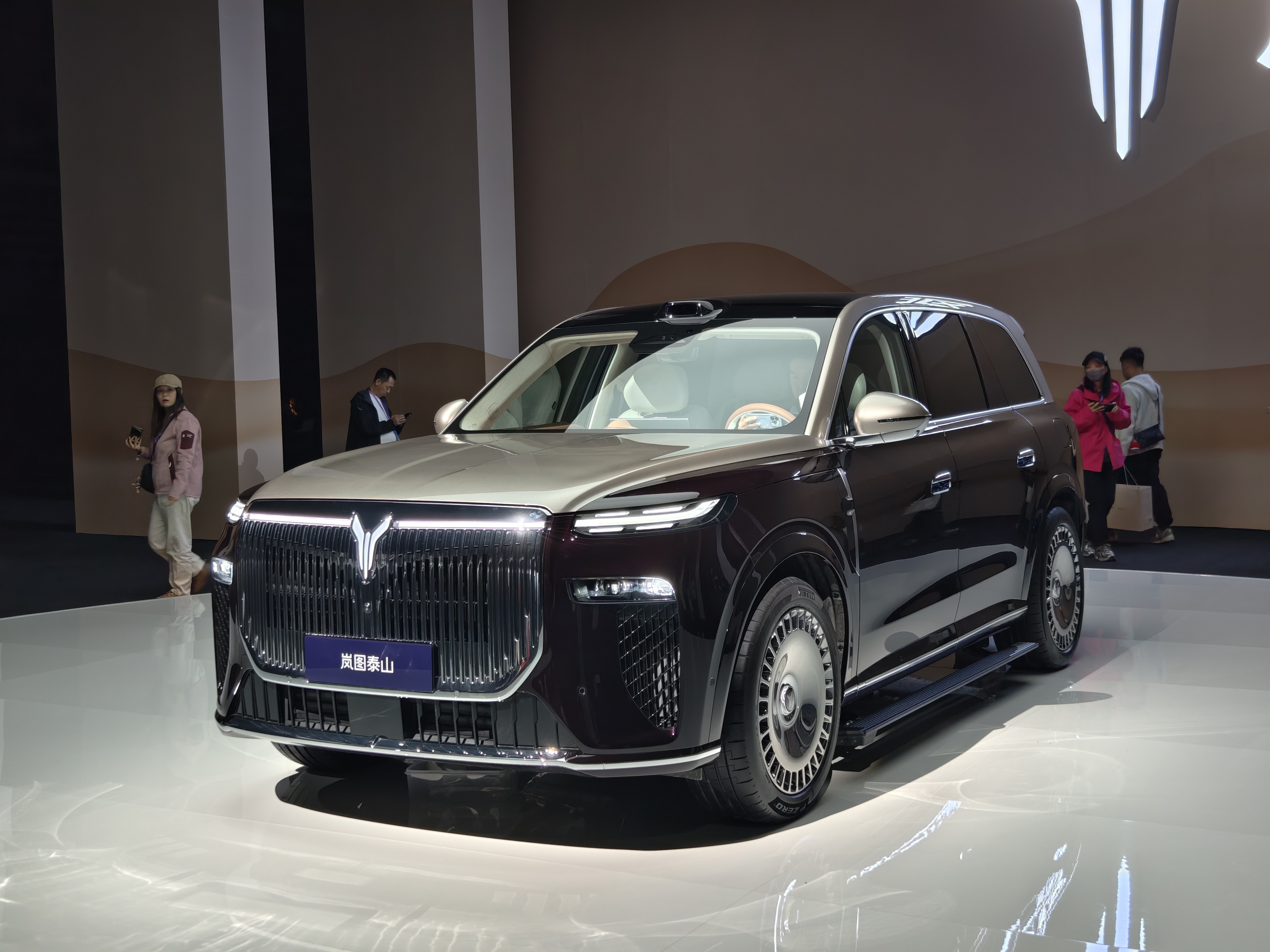 嵐圖泰山正式上市 售價(jià)37.99-50.99萬(wàn) 嵐圖泰山正式上市 售價(jià)37.99-50.99萬(wàn)