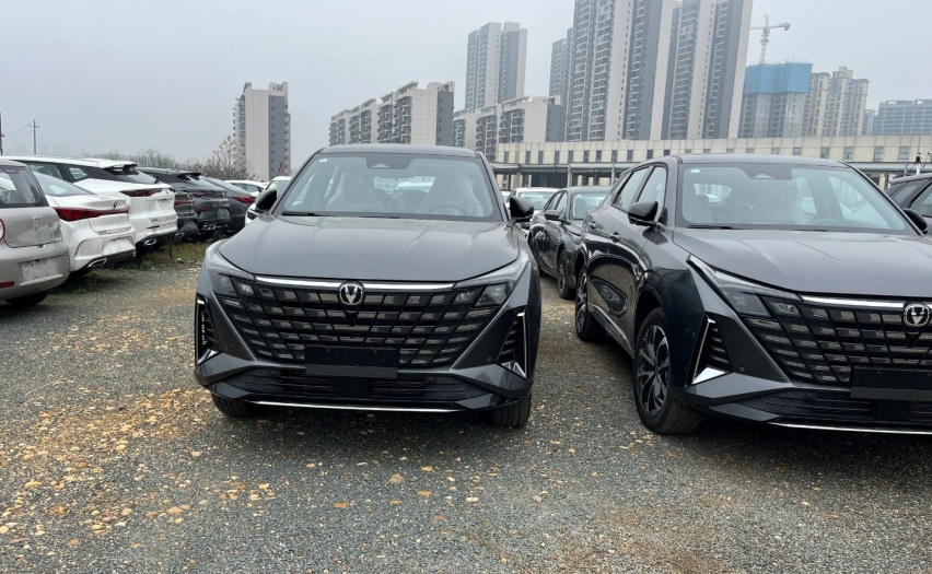 长安UNI-Z实车到店，大过宋PLUS DM-i，油耗5.15L