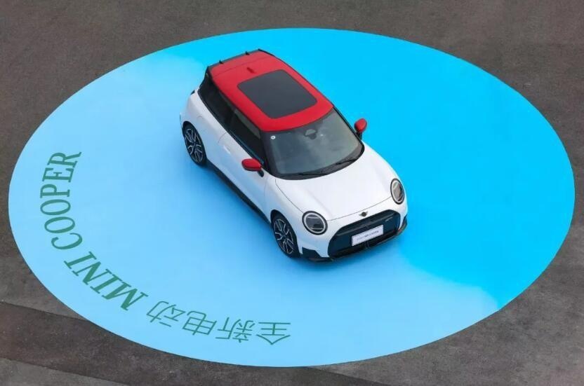 玩转都市卡丁车！18.98万元起，全新电动MINI Cooper正式上