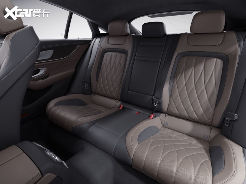 新一代AMG GT四门跑车上市引爆性能粉，广州车展的奔驰展台有什么魅力