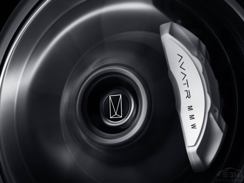 大五座SUV之争！阿维塔11对比上汽大通MAXUS D90 Pro